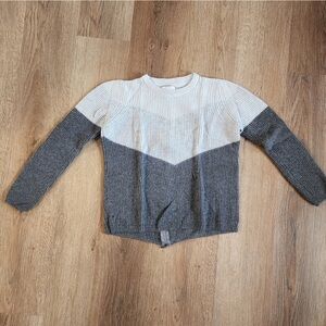 Design History Gray Chevron Sweater